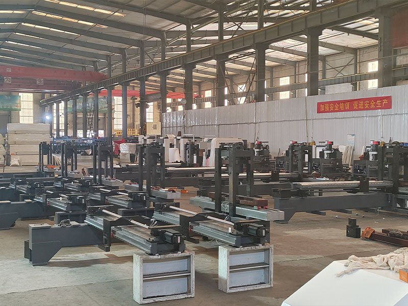 Precision punching dies for copper conductors